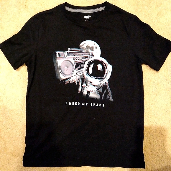 Old Navy Graphic Crew Neck Short Sleeve Tee - Picture 2 of 3